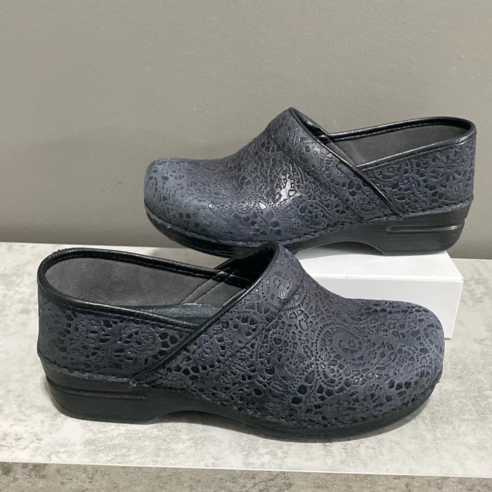 Dansko Pro XP Textured Leather Clog/Slip On Size 41 US 10.5